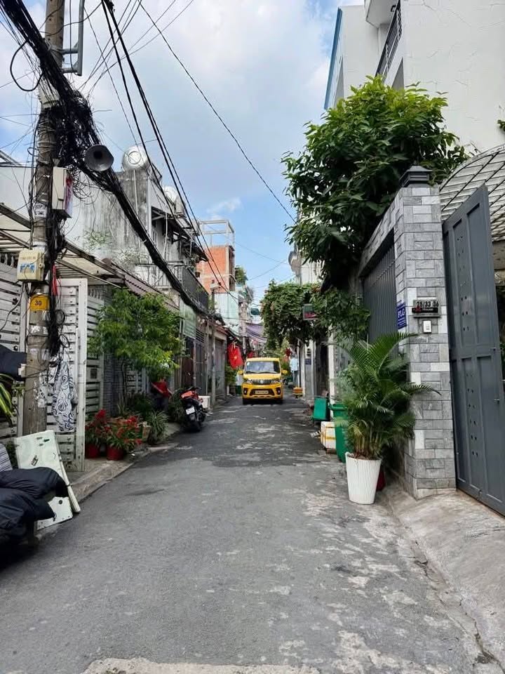 Bán nhà Bùi Quang Là Gò Vấp 160m² 15.2 tỷ - Ô tô vào tận sân