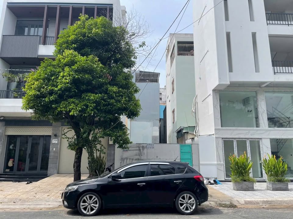 Bán đất Tân Phú 68m² - Mặt tiền đường 12m, xây VP công ty, giá 9.8 tỷ