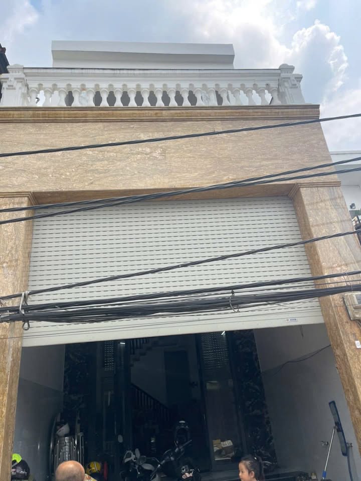 Nhà riêng Bình Chánh 90m² - Ô tô vào tận nhà, sẵn sàng ở ngay!