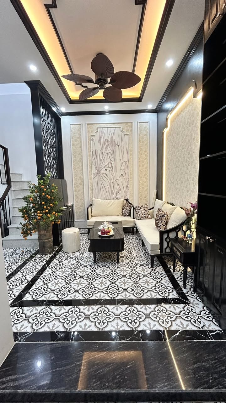 Nhà Phố Phó Đức Chính, Ba Đình - 32m² 5 Tầng, Full Nội Thất, Sẵn Sàng Ở Ngay!