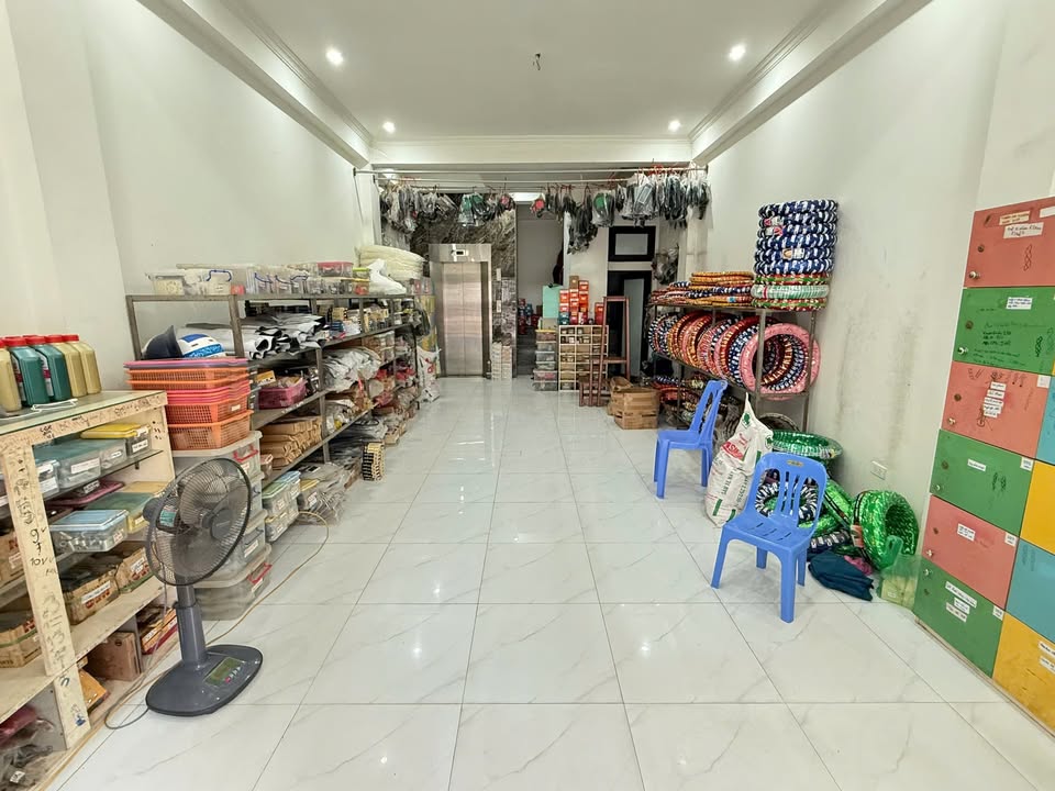 Nhà phố Chùa Bụt Mọc 350m² - Mặt tiền kinh doanh đắc địa!