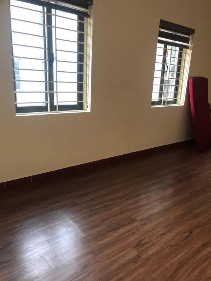 Căn hộ tập thể Quận Hoàn Kiếm 63m² giá 7.5 triệu - View đẹp Ga Hà Nội!