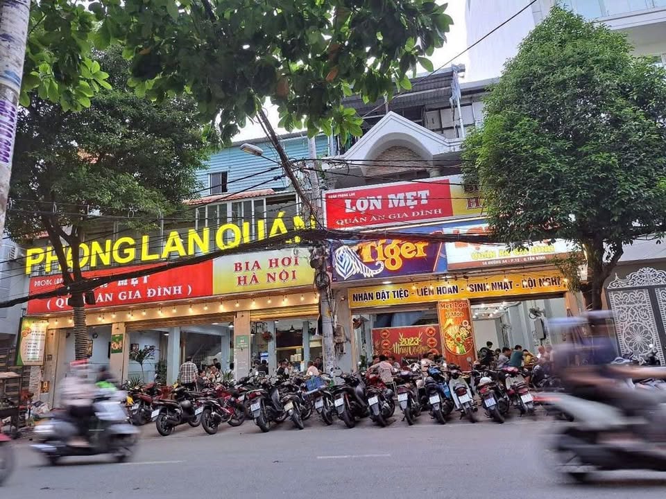 Nhà Mặt Tiền Đường A4 Tân Bình 200m² - Kinh doanh cực đỉnh!