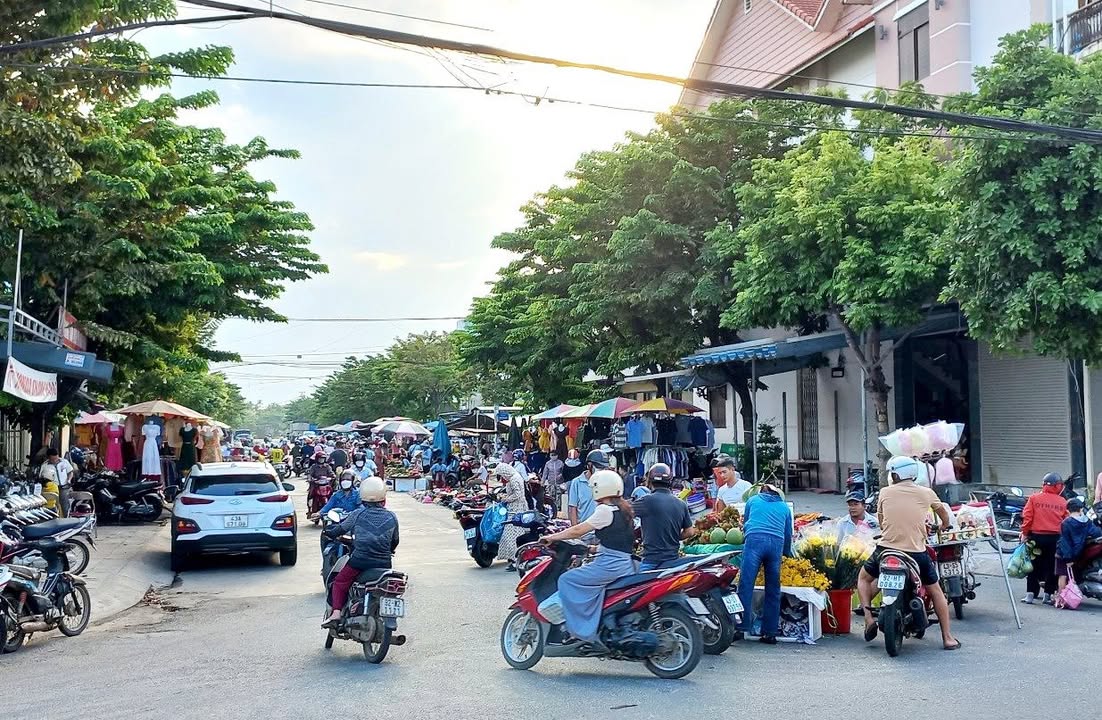 Đất Nền Đại Lộc 300m² Sổ Đỏ, Sát Chợ Ái Nghĩa, Giá 1.2 Tỷ