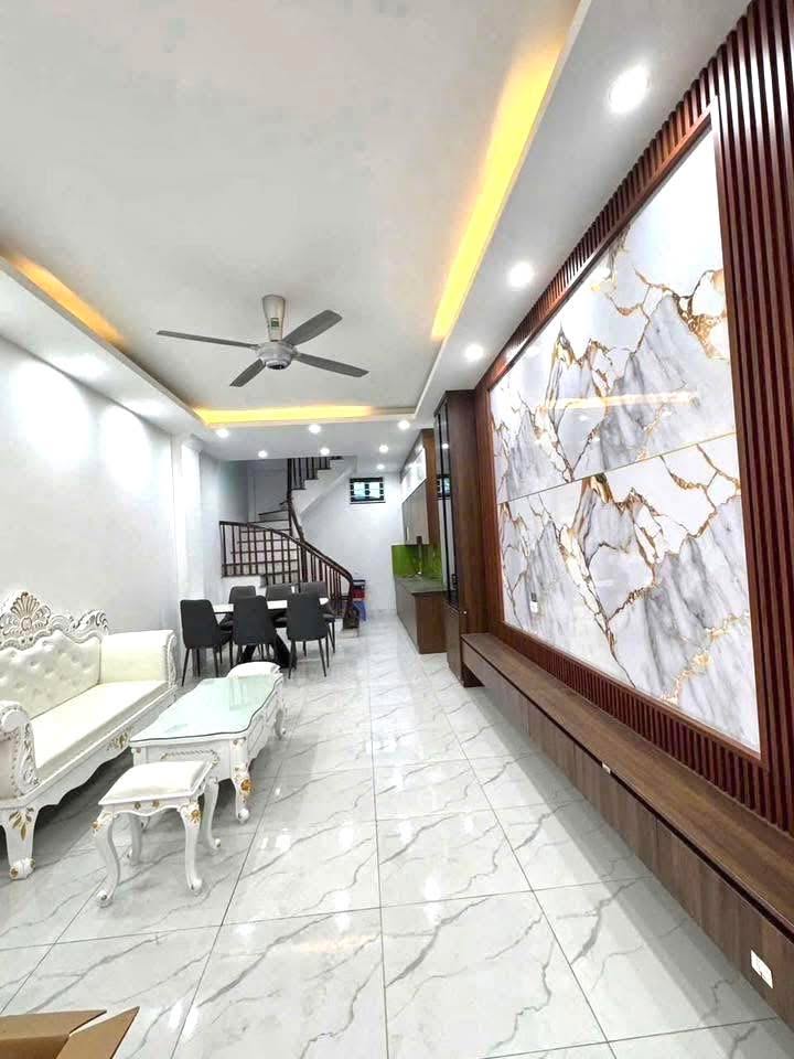 Nhà 32m² 5 Tầng Ô Tô Đỗ Cổng, Đại Lộ Thăng Long, Hà Nội