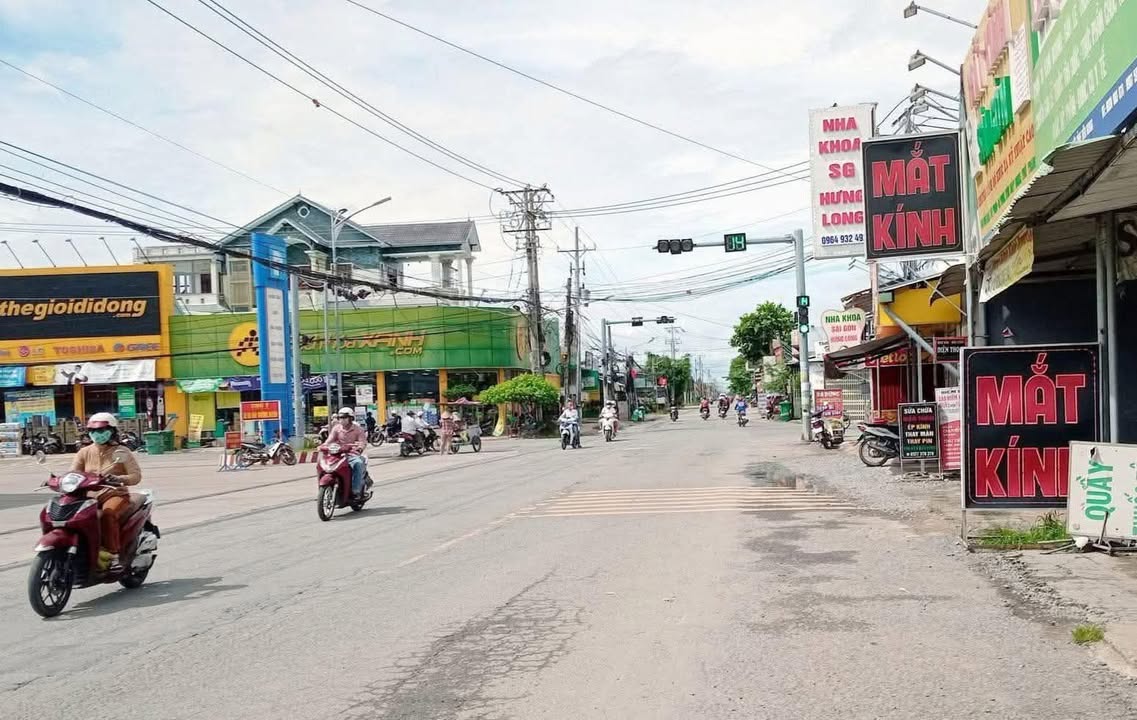 Đất nền Ngã tư Hưng Long, Cai Lậy 210m² - Vị trí đắc địa