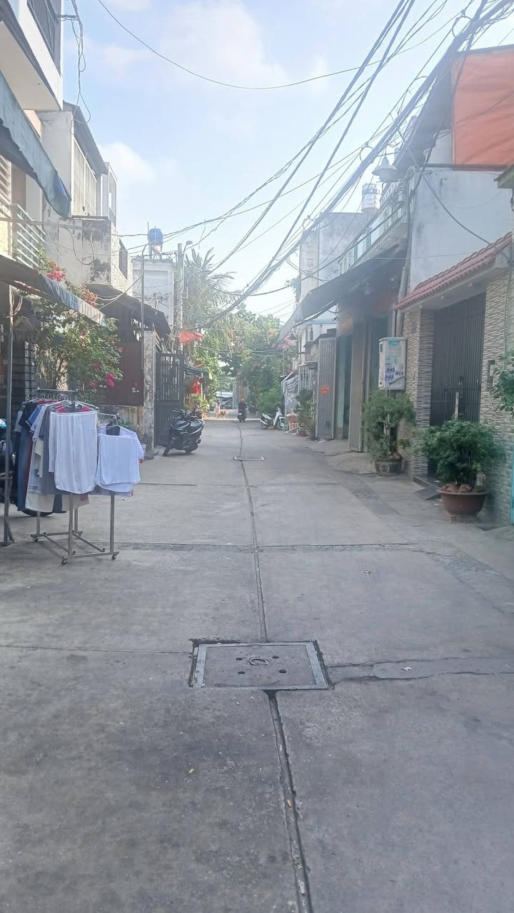 Nhà hẻm xe tải Lê Văn Quới, Bình Tân - Dòng tiền 40tr/tháng, 240m² - 14 tỷ