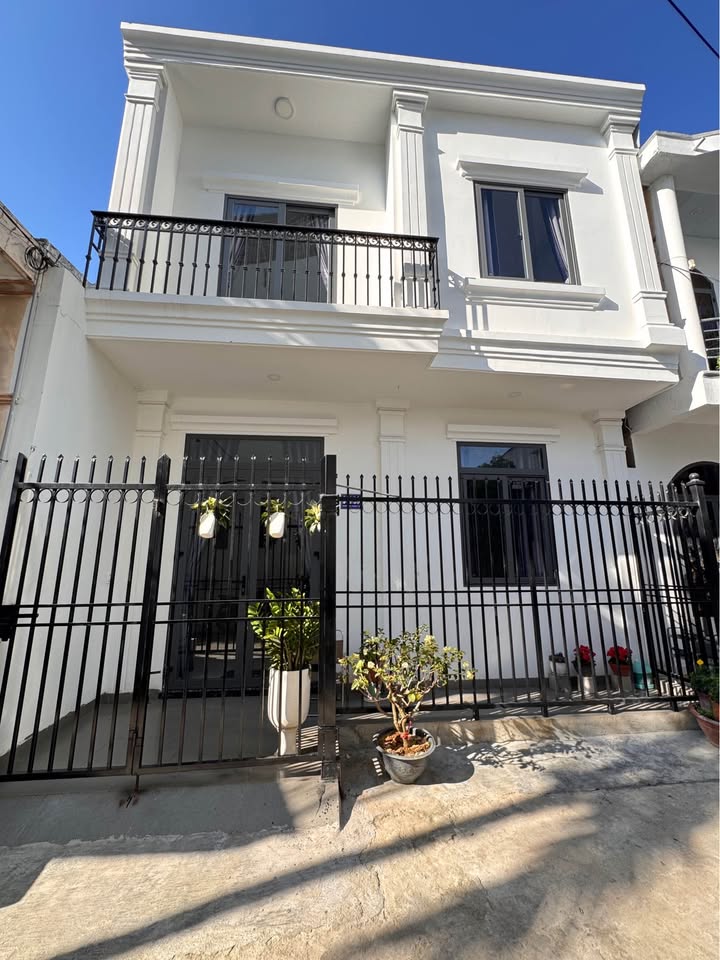 Nhà riêng Nha Trang 49m² 3.3 tỷ - Ô tô đỗ cửa, sổ hồng sẵn!
