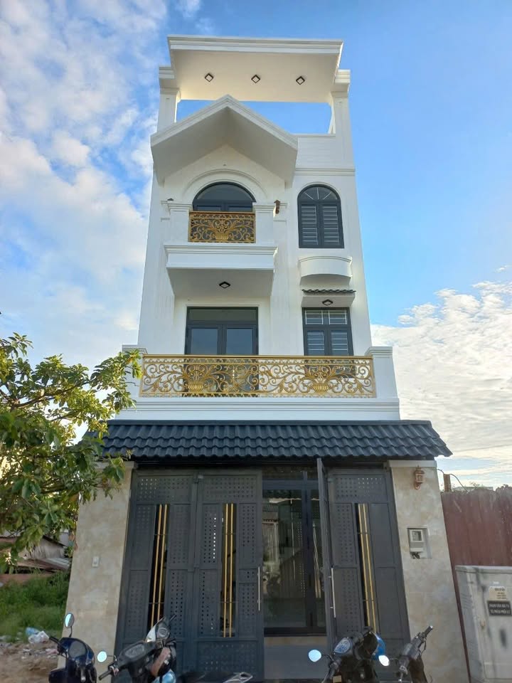 Nhà Mặt Tiền Võ Văn Vân, Bình Chánh - 90m², 4 Tầng, Giá 6.69 Tỷ