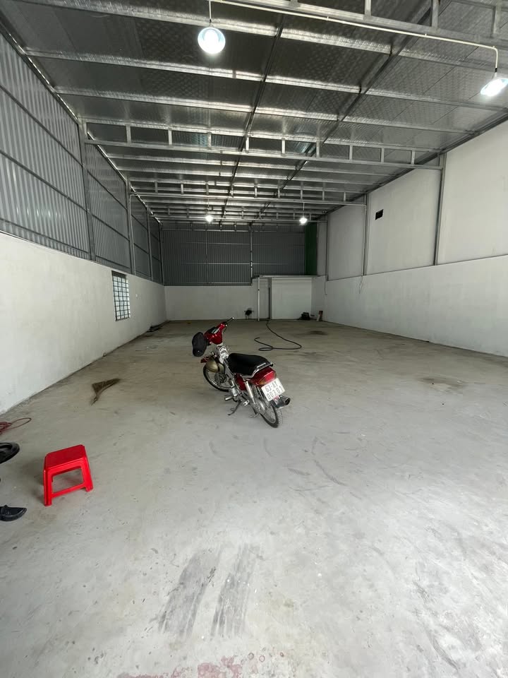 Cho thuê kho xưởng 190m² P. An Phú Đông, Q12 - Xe tải 10 tấn vào tận nơi