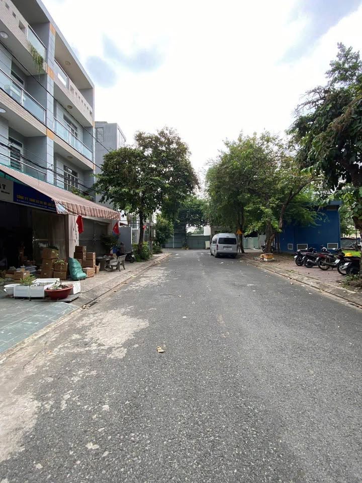 Nhà Mặt Tiền 100m² Ao Sen Tên Lửa, Bình Tân - 6PN, Về Ở Ngay