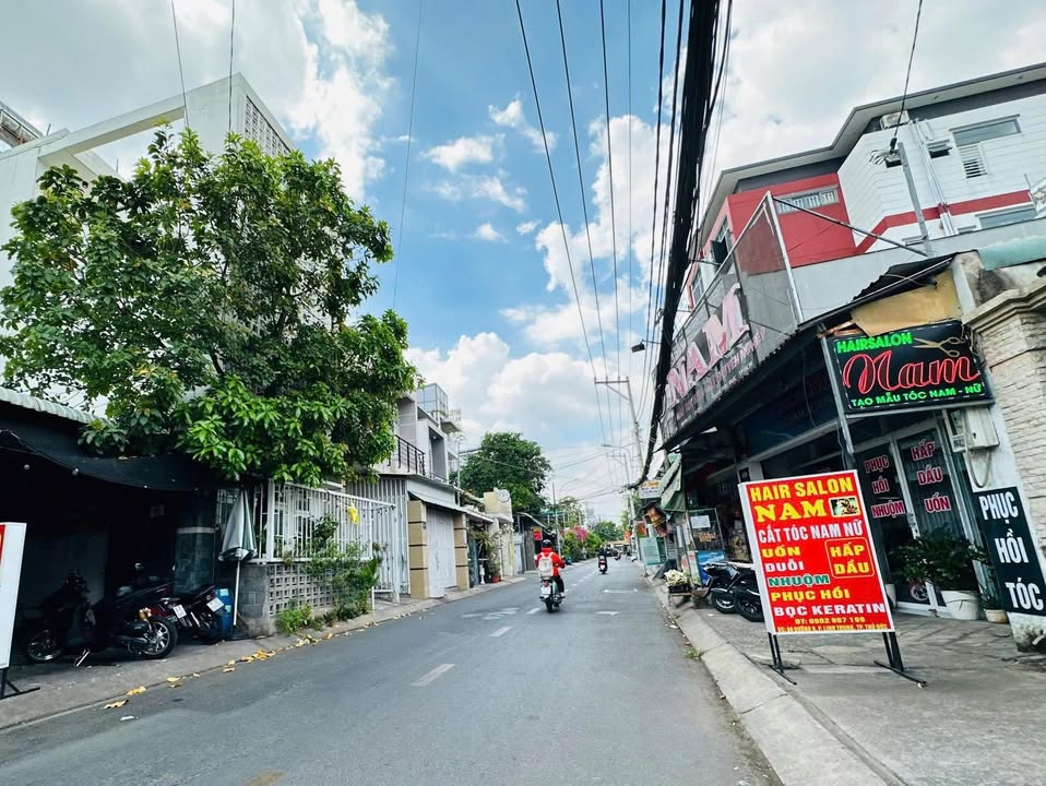 Nhà Mặt Tiền Kinh Doanh Thủ Đức - Góc 2 Mặt Tiền Đường 9, Linh Trung - 100m²