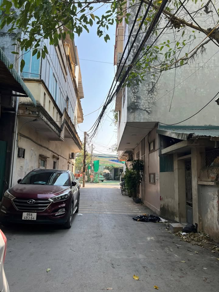 Đất thổ cư 68m² Thị trấn Quốc Oai - Sổ đỏ sẵn, giá 4 tỷ