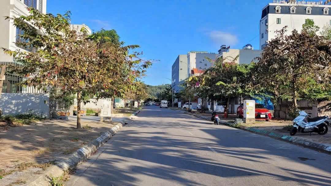 Bán Đất Nền Ô Nam Ga Hạ Long 106m² Hướng Đông Nam - Sổ Đỏ Chính Chủ