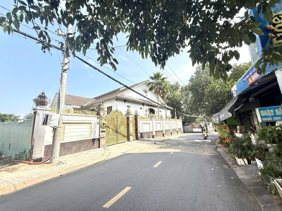 Nhà mặt tiền Đường 182 Thủ Đức 140m² - Vị trí kinh doanh đắc địa