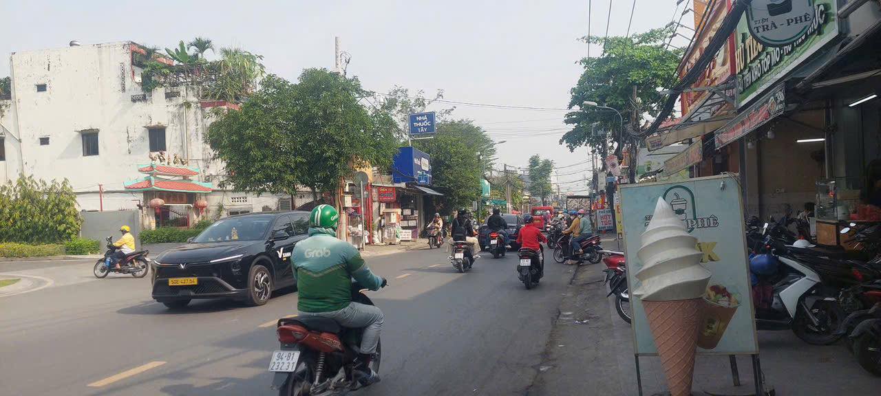 Cho thuê CHDV Mặt tiền Đường 14p, Q.12 - 14PN 15WC - 25 Triệu/Tháng