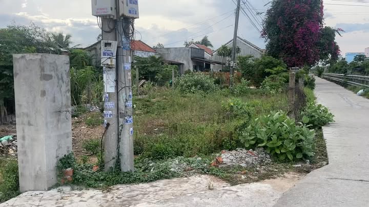 Đất nền Đông Hòa 225m² 300 triệu - Tiềm năng tăng giá!