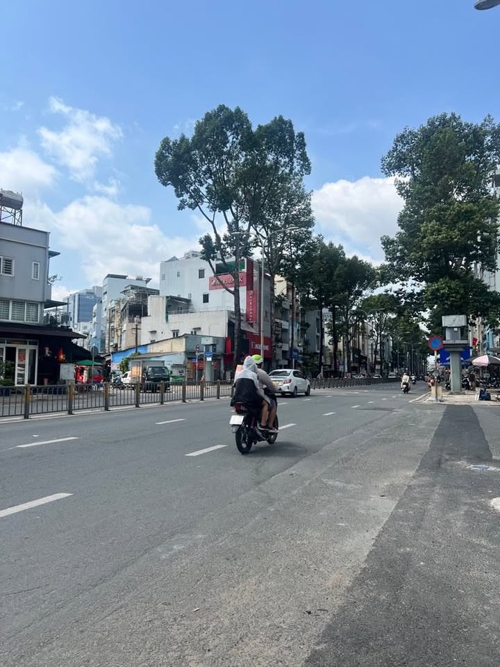 Nhà 4 Tầng Đường Hàn Hải Nguyên, Q11 - 143m² - Dòng Tiền Ổn Định