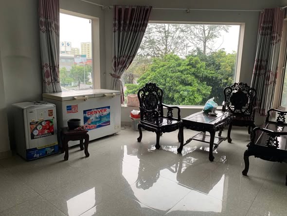 Cho thuê nhà mặt phố Nguyễn Văn Cừ, Long Biên - 66m² kinh doanh, 4PN