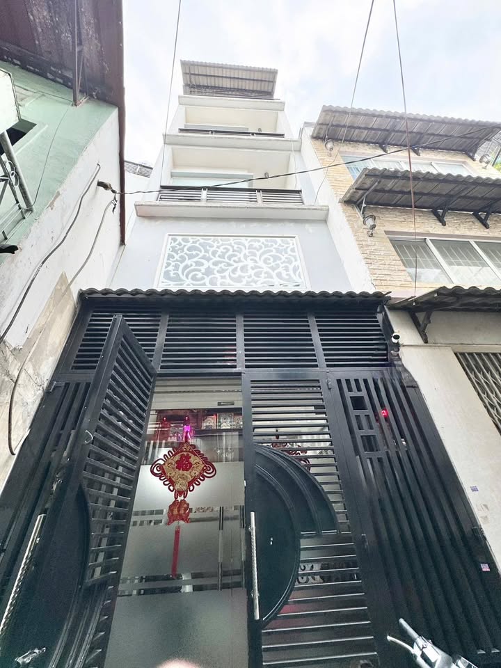 Nhà Nguyễn Văn Luông Q6 35m² - Sẵn Sàng Ở Ngay, Giá 5.x Tỷ!