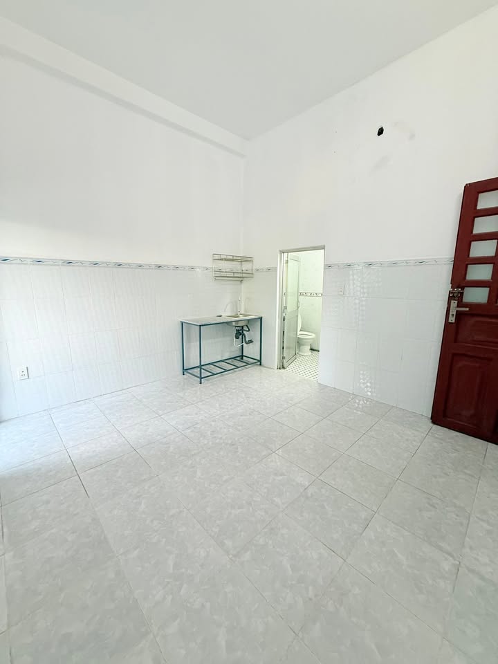 Phòng trọ Quận 12 2.5 triệu - Sẵn sàng vào ở, an ninh 24/7