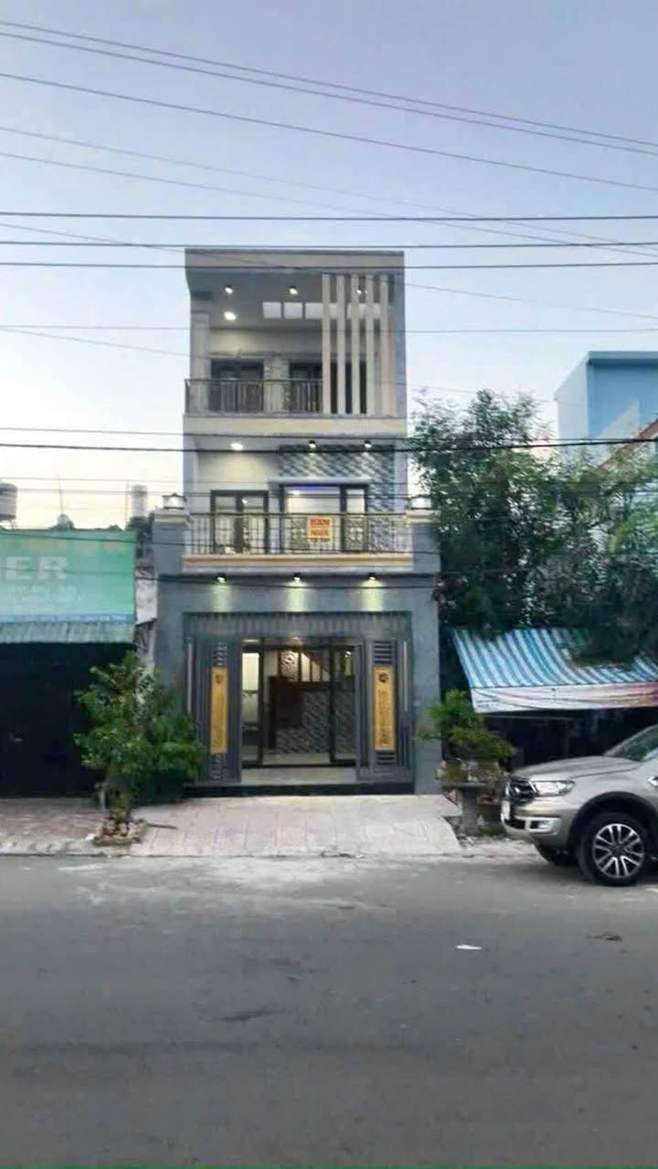 Nhà 3 Tầng 100m² Trục Chính KDC Chợ Vị Hảo, Tân Uyên - Giá 4.4 Tỷ