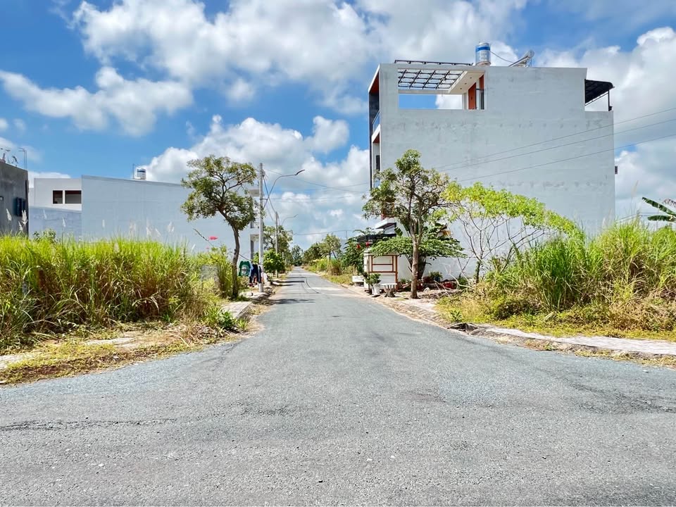 Đất Nền KDC Tây Đại Học Long Xuyên 63m² - Sổ Hồng Sẵn Sàng