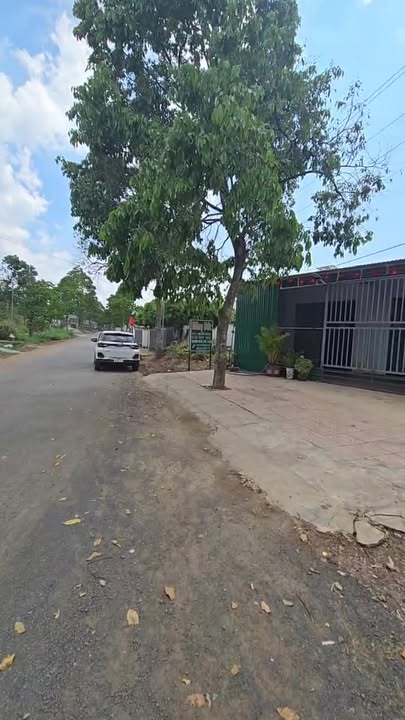 Đất nền Ea Kar 330m² - 2 Mặt Tiền Đắc Địa, Sổ Đỏ Chính Chủ!