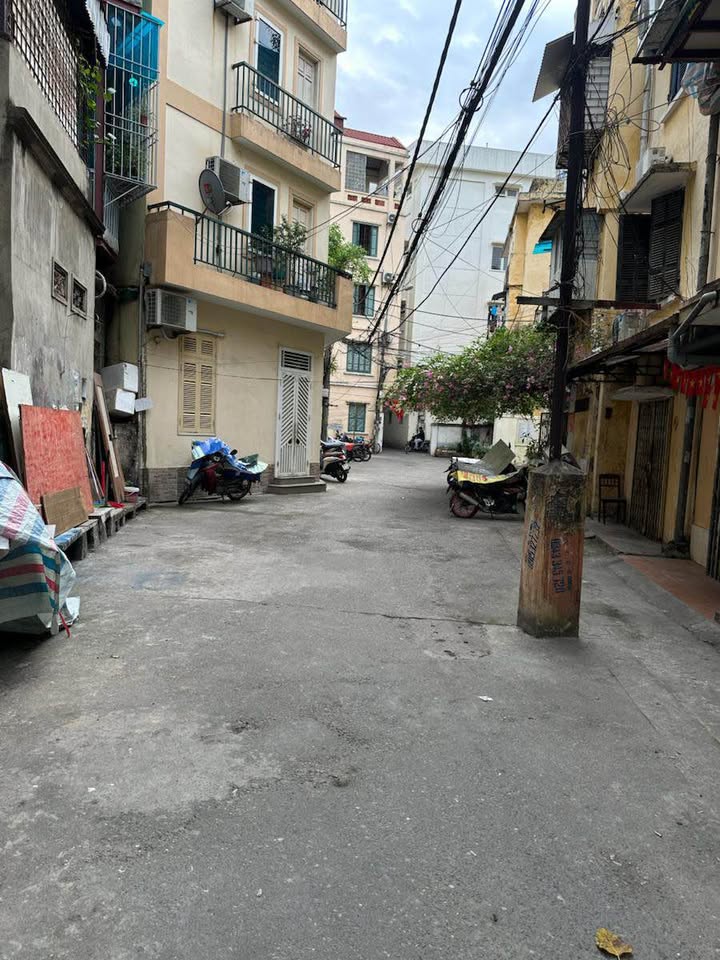 Nhà Tập Thể Tầng 1 Tôn Đức Thắng 58m² - Vài Bước Ra Hồ Văn Chương