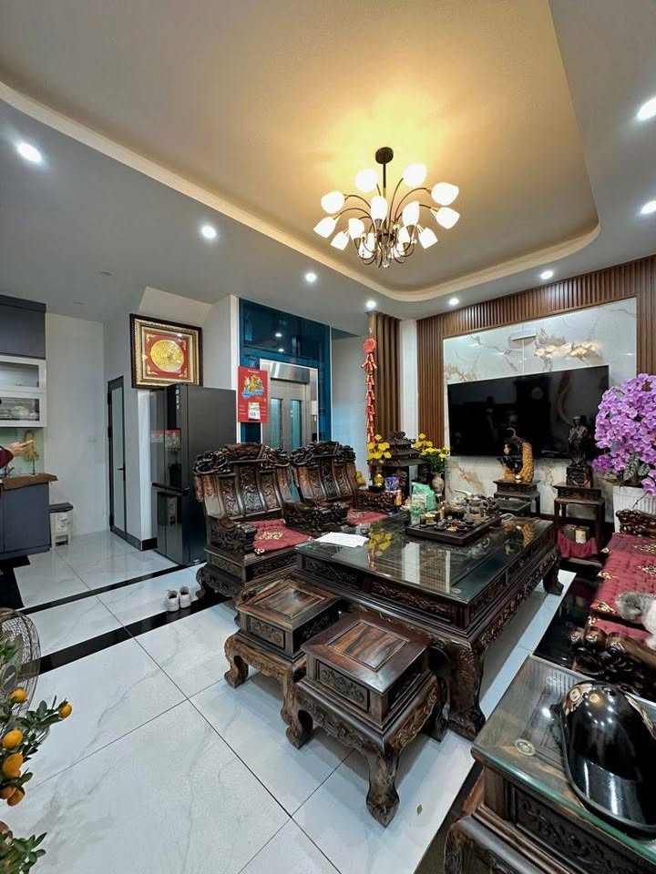 Nhà phố Trần Khát Chân 45m² 15 tỷ - Ô tô vào tận nhà, thang máy nhập khẩu!