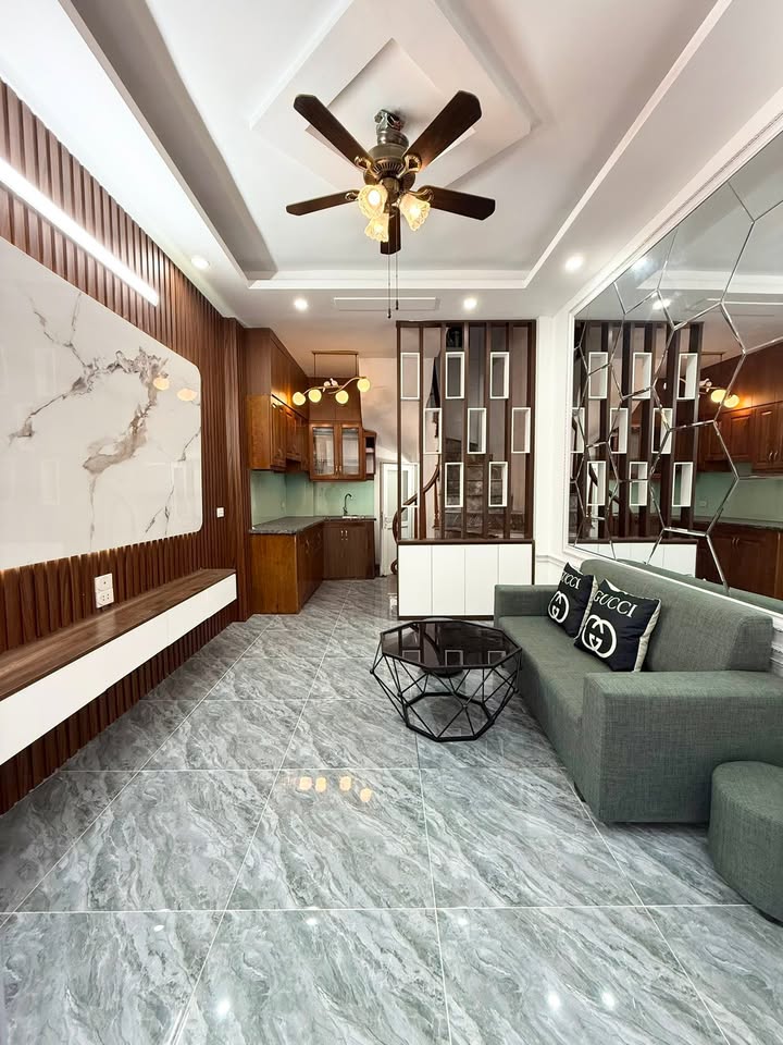 Nhà Vĩnh Hưng, Hoàng Mai 32m² - Lô góc thoáng sáng, ở ngay!