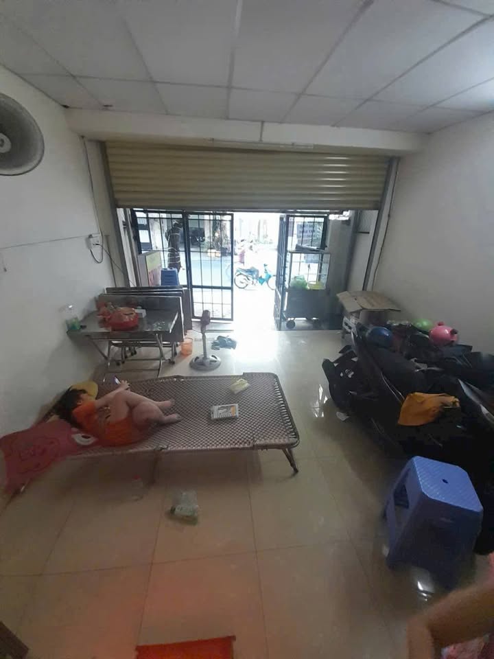 Nhà Mặt Tiền Tân Sơn Nhì, Tân Phú 33m² Giá 9 Triệu - Kinh Doanh Ngay!