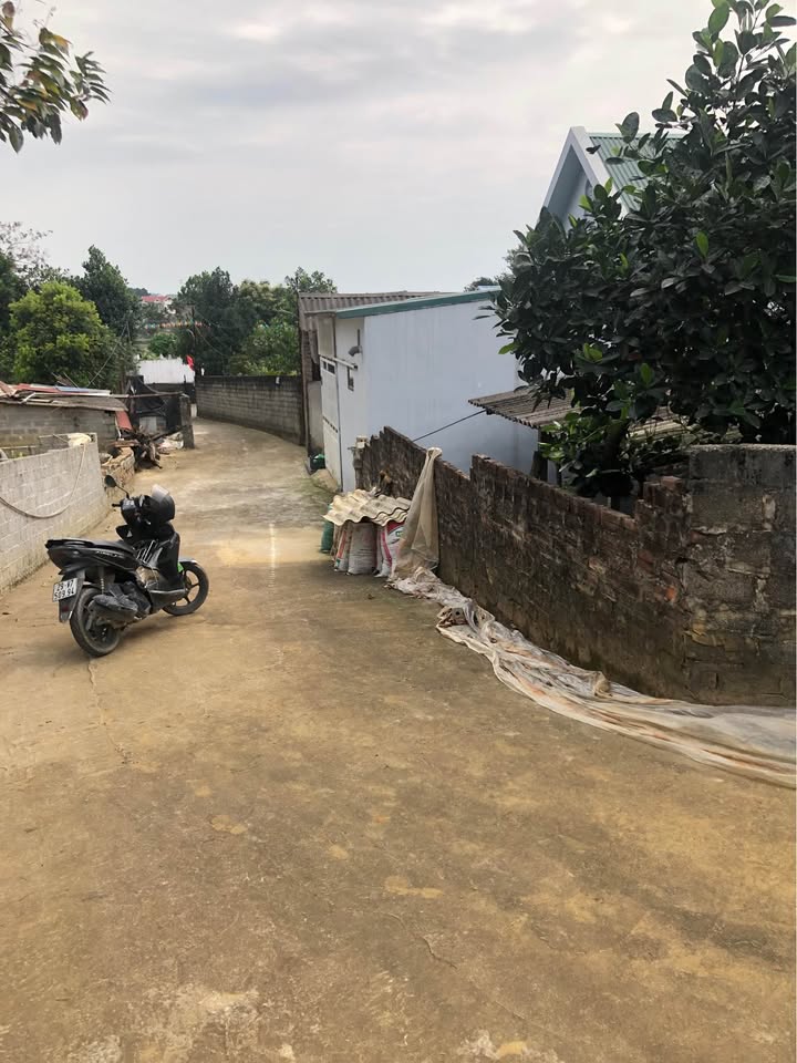 Đất nền Quốc Oai 950m² giá 7.6 tỷ - Tiềm năng tăng giá vượt trội!