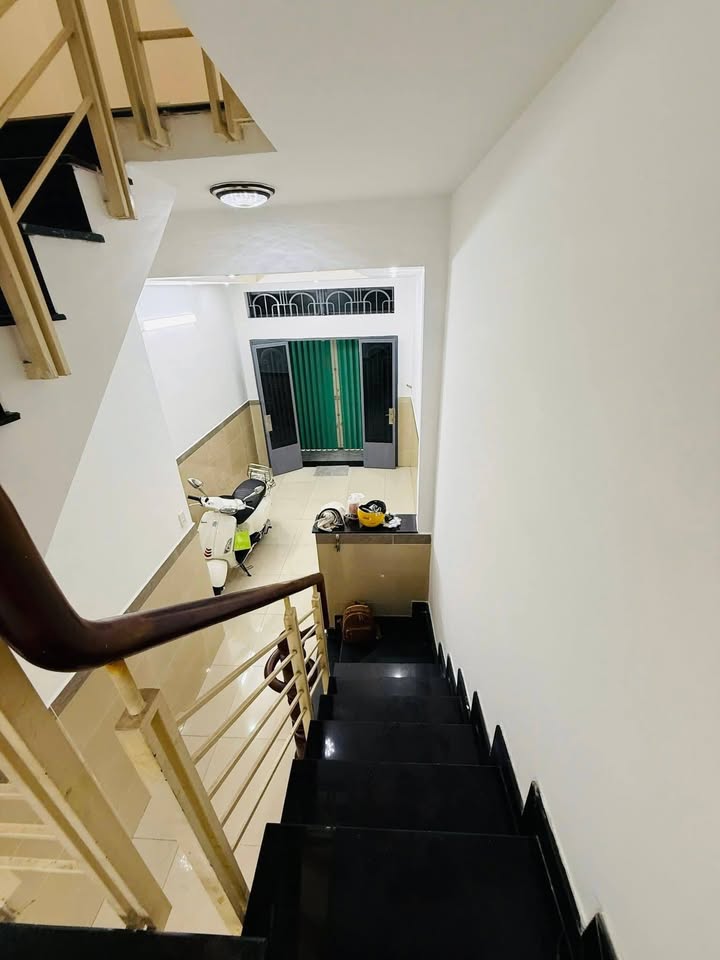 Nhà Cho Thuê Quận 4 - 115m² (3PN) Giá 15 Triệu/Tháng - Hẻm Tôn Đản