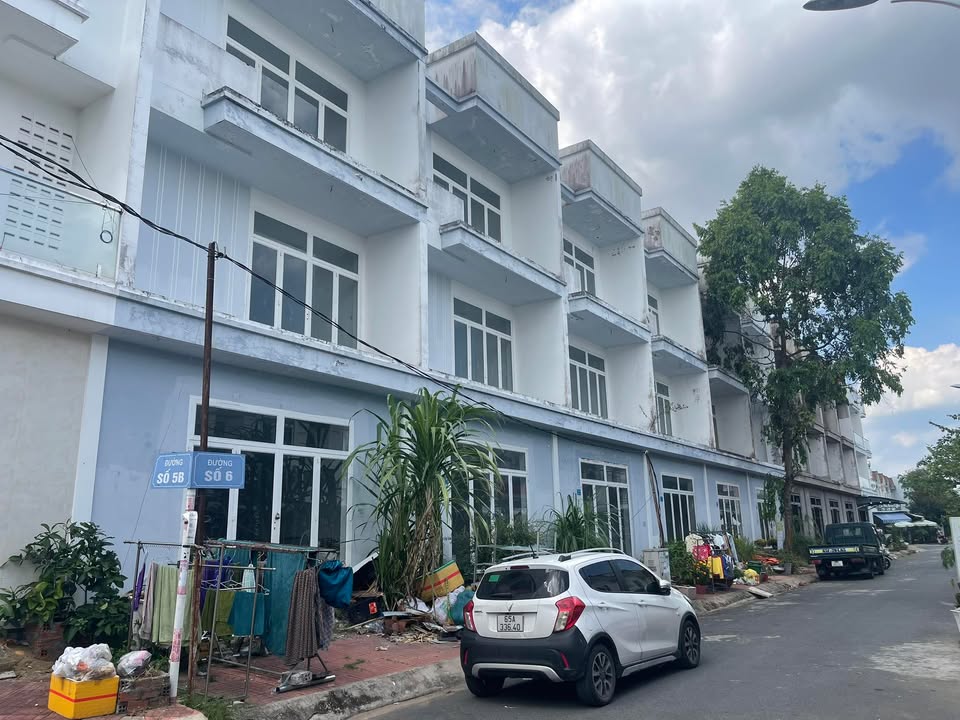 Dãy Nhà Phố KDC Hoàng Quân Cái Răng 270m² - Đầu tư sinh lời vượt trội!