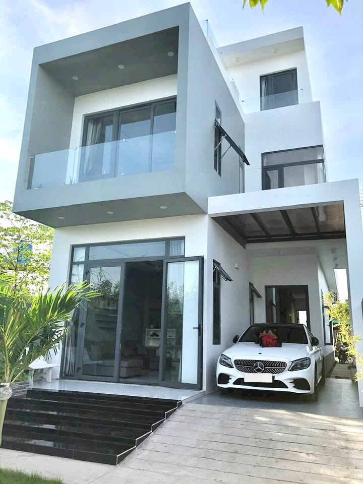 Biệt thự Cần Thơ 308m² 5.89 tỷ - Sẵn sàng ở ngay, chính chủ bán gấp!