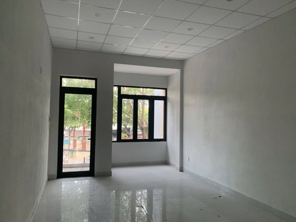 Nhà Mặt Tiền Kinh Doanh Cẩm Lệ - 95m² - 8.8 Tỷ - Sẵn Sàng Kinh Doanh