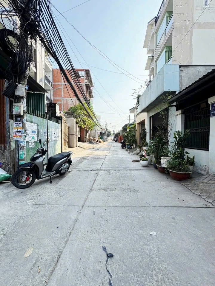 Nhà phố Bình Tân 90m² giá 5.7 tỷ - Ô tô vào tận nhà, đầu tư sinh lời!