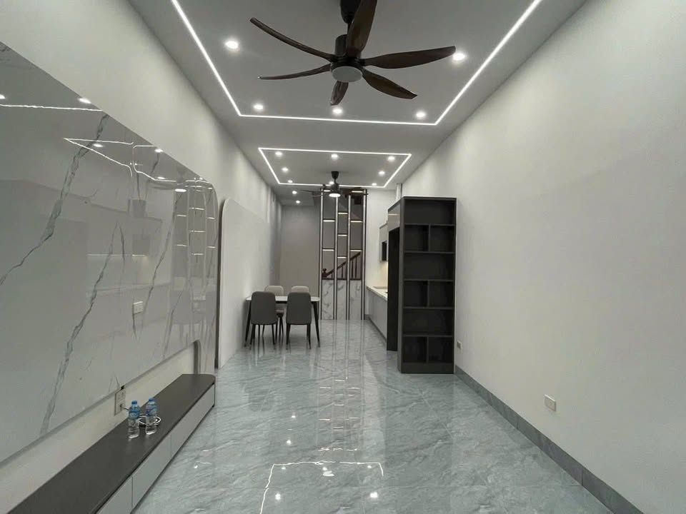 Nhà 3 Tầng Đẹp Ngay Đinh Tiên Hoàng, Ninh Bình - 60m² - Sẵn Sàng Vào Ở