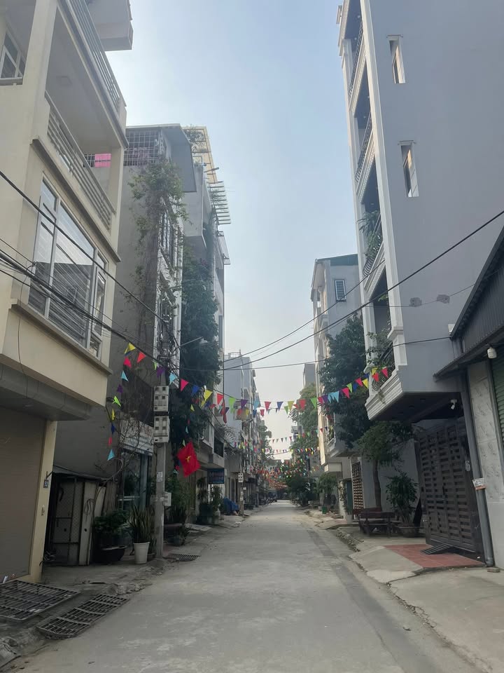 Bán Đất Dịch Vụ Đan Phượng 50m² - Sổ Đỏ Vuông Vắn, Giá 4.2 Tỷ