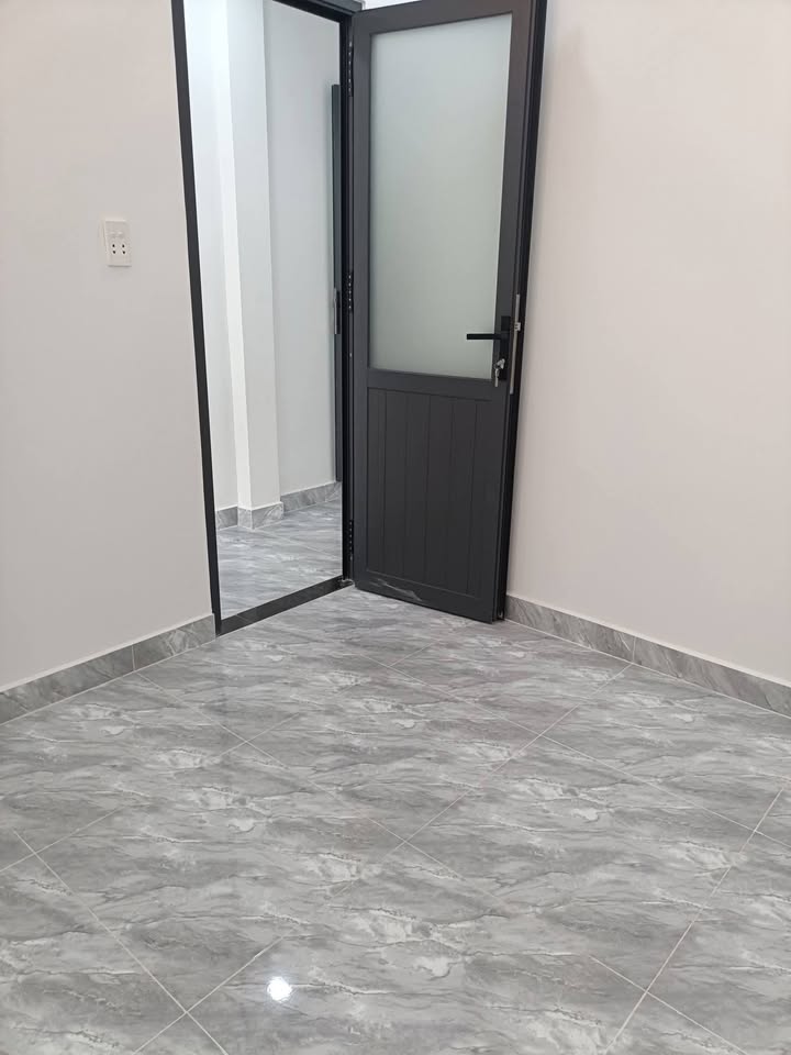 Nhà 52m² Bà Điểm Hóc Môn Sổ Hồng Riêng - Giá 3.58 Tỷ