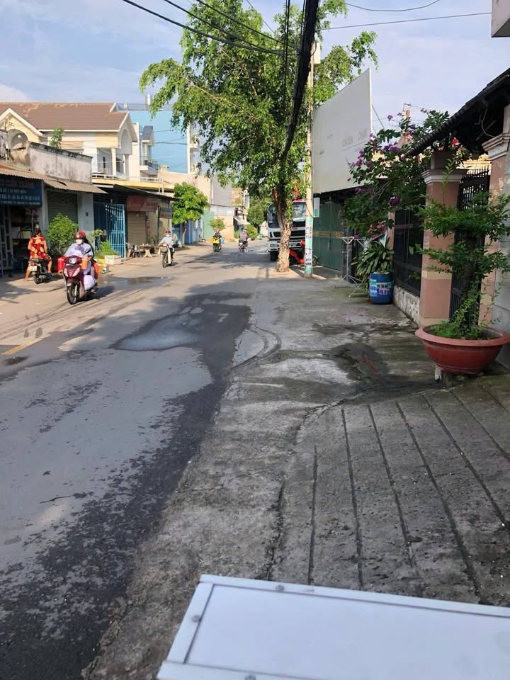 Nhà Mặt Tiền Kinh Doanh 250m² Xuân Thới Đông, Hóc Môn - Giá 13 Tỷ