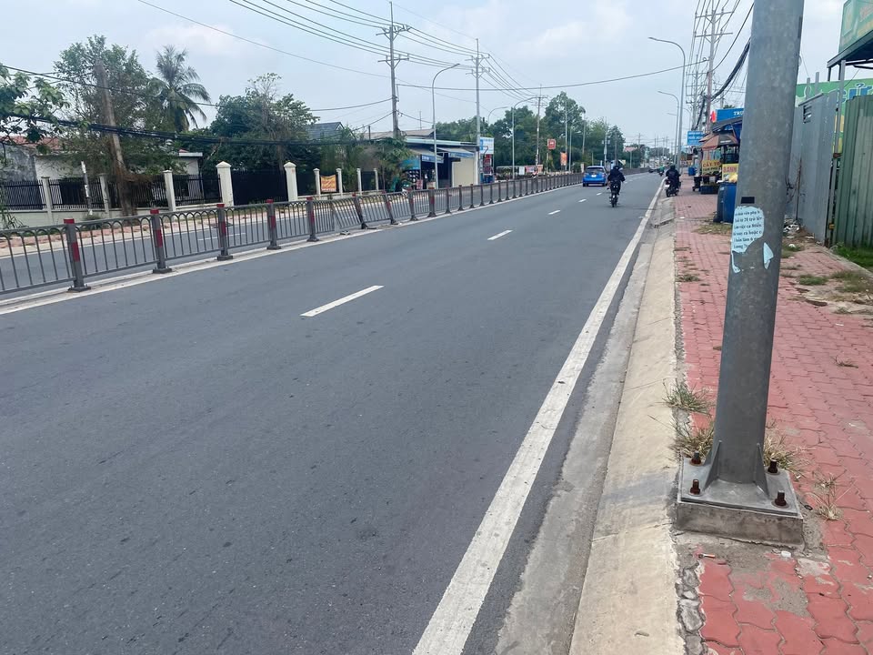 Nhà Mặt Tiền Tỉnh Lộ 8, Củ Chi - 121m² Thổ Cư, Giá 4.5 Tỷ