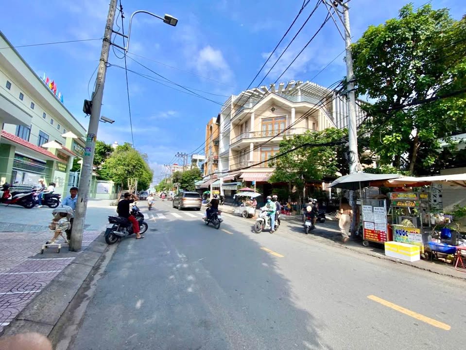 Nhà Tô Hiệu Tân Phú 56m² 5 Tỷ - Đối Diện Trường Học, Ở Ngay!