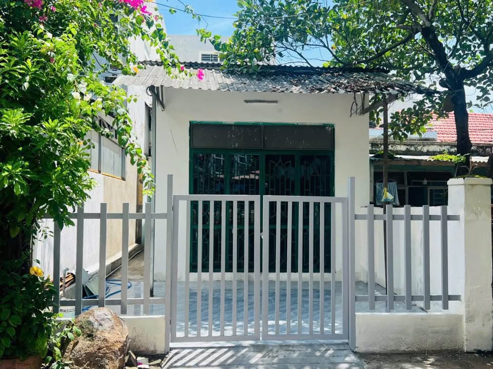 Bán Đất Biển Sơn Trà 94m² - Kiệt Ô Tô Thông, Tặng Nhà Cấp 4