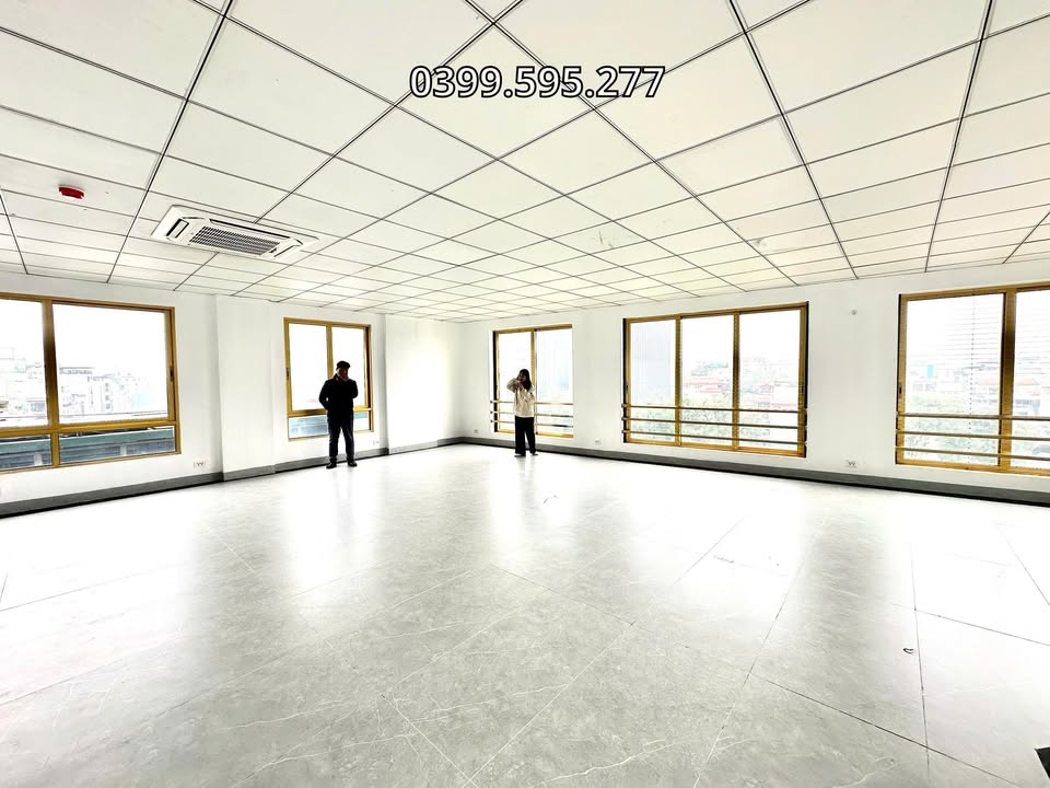 Văn Phòng Ngã Tư Sở 100m² - Vị Trí Vàng, Giá Tốt