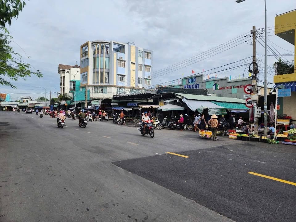 Đất nền Ngô Quyền Bến Cát 200m² 5.85 tỷ - Sổ đỏ