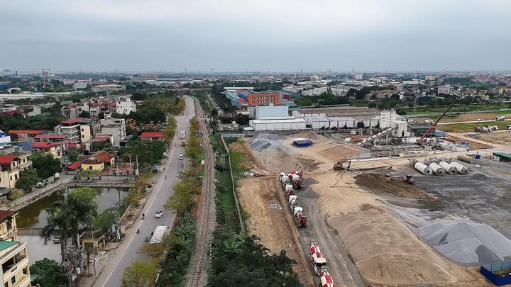 Nhà Phố Như Quỳnh 100m² - Mặt tiền kinh doanh đắc địa!