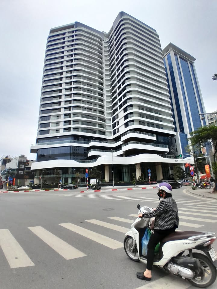 Mặt phố Đặng Văn Ngữ - Kinh doanh sầm uất 30m² x 2 tầng, 14 triệu/tháng