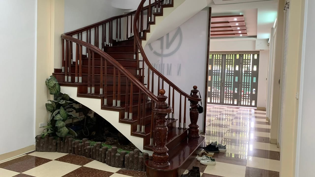 Nhà riêng Hồ Tùng Mậu 70m² 5 tầng - Full nội thất, ô tô tránh!